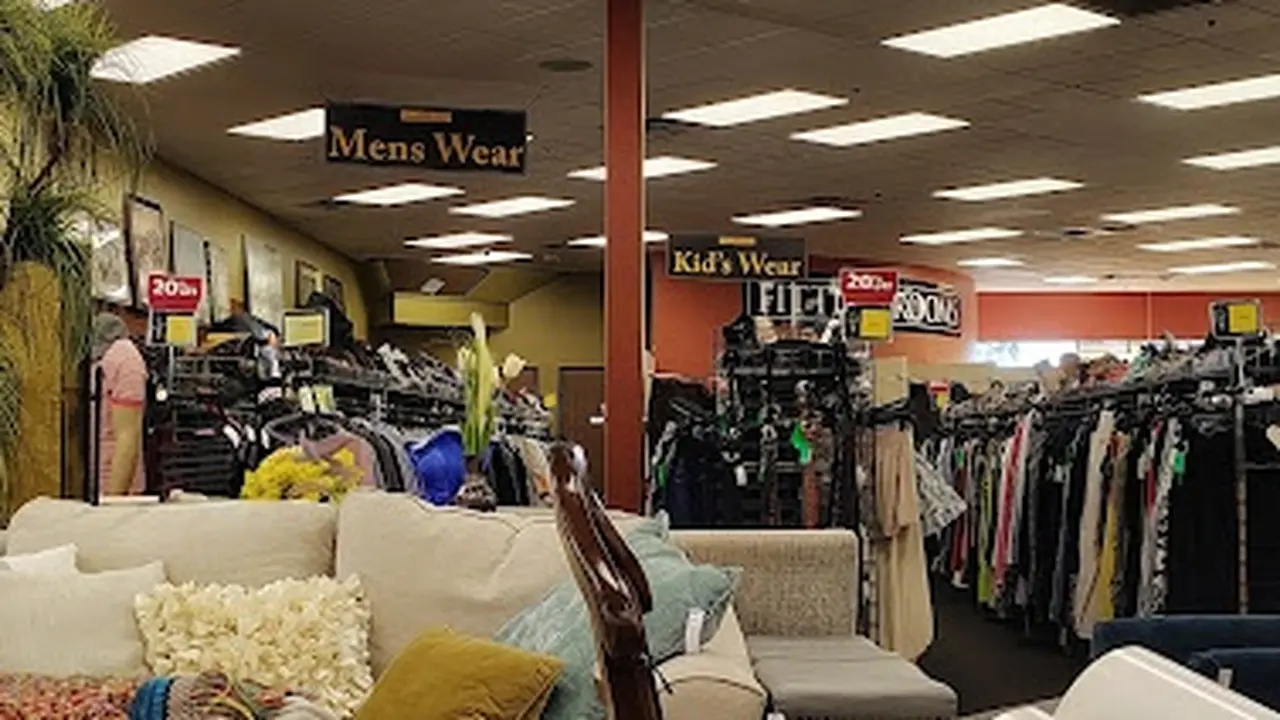 Consignment store in Phoenix, Arizona: Turn Style Consignment