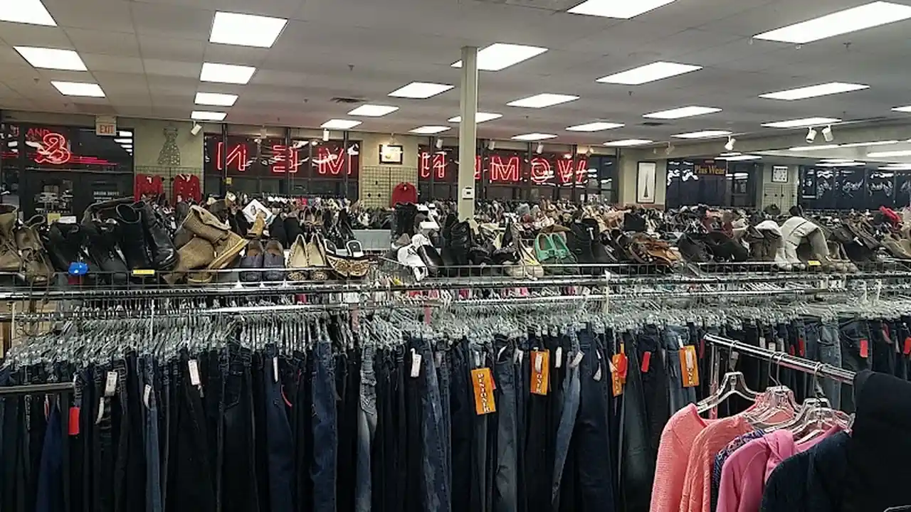 Consignment store in Plymouth, Minnesota: Turn Style Consignment
