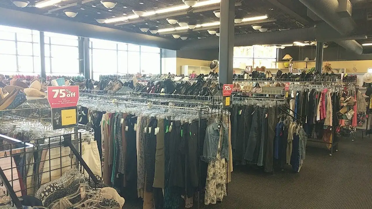 Consignment store in Woodbury, Minnesota: Turn Style Consignment