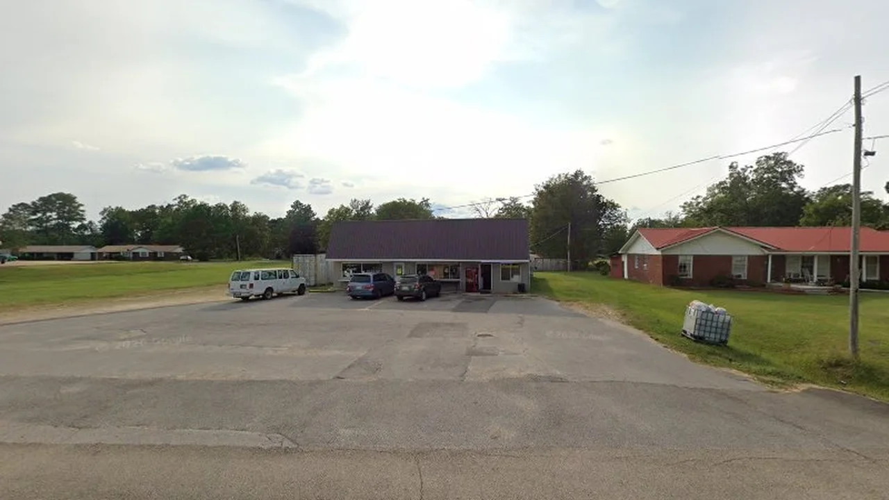 Consignment store in Belmont, Mississippi: Twice Around Consignment
