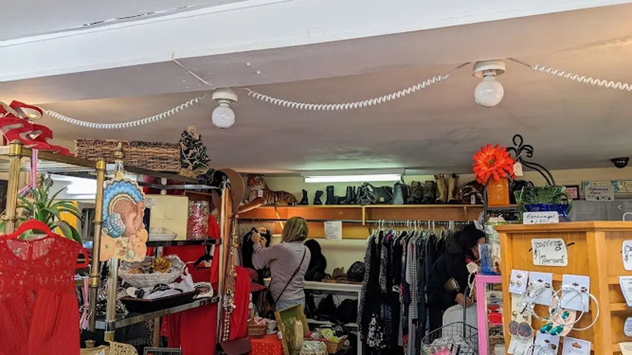 Consignment store in Southport, Connecticut: Twice Is Nice