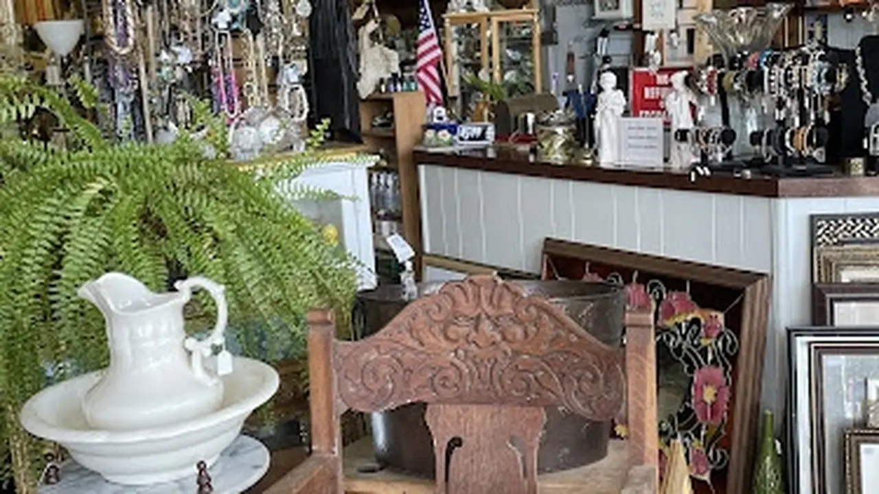 Consignment store in Emporia, Virginia: Twice Told Tales & Treasures