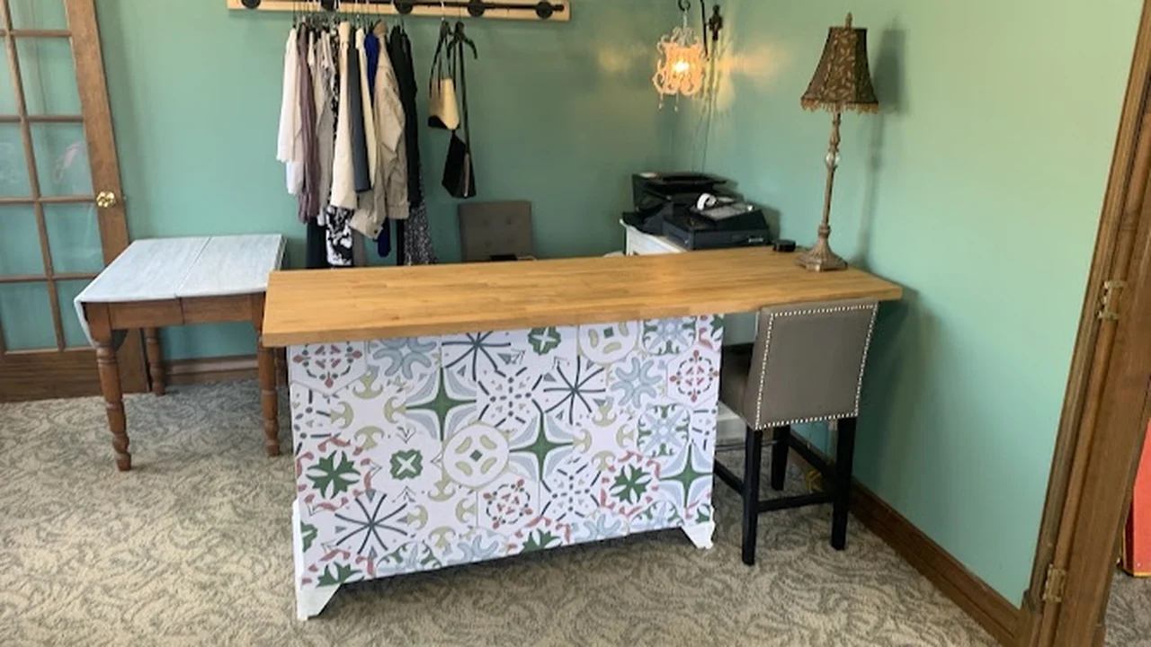 Consignment store in Rising Sun, Indiana: Two Sisters Consignment