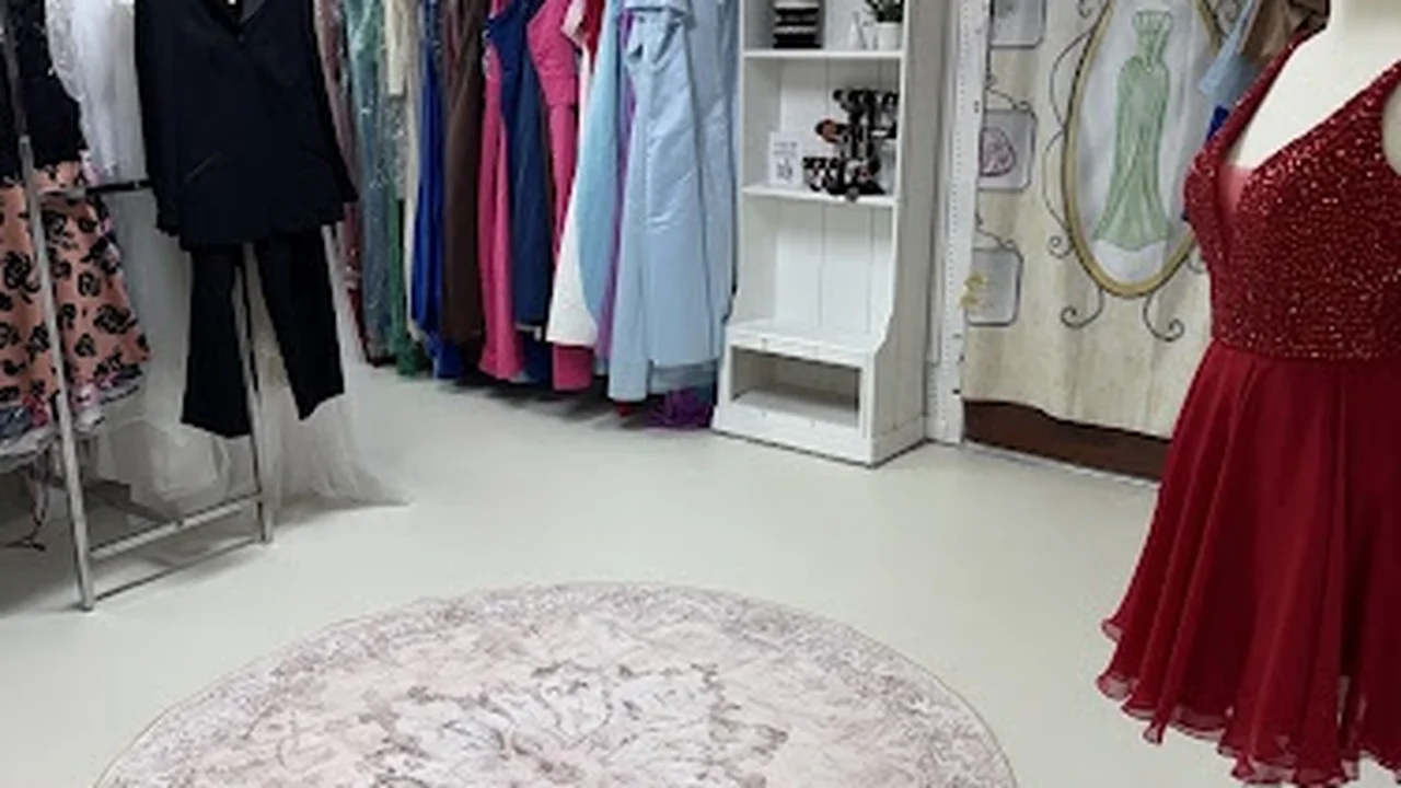 Consignment store in Pensacola, Florida: Two Times A Lady