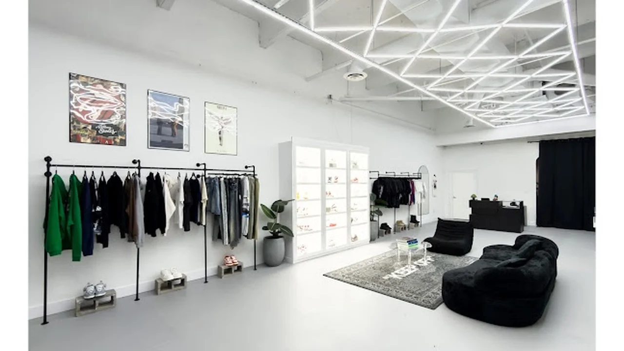 Consignment store in Dallas, Texas: UNCOMMON