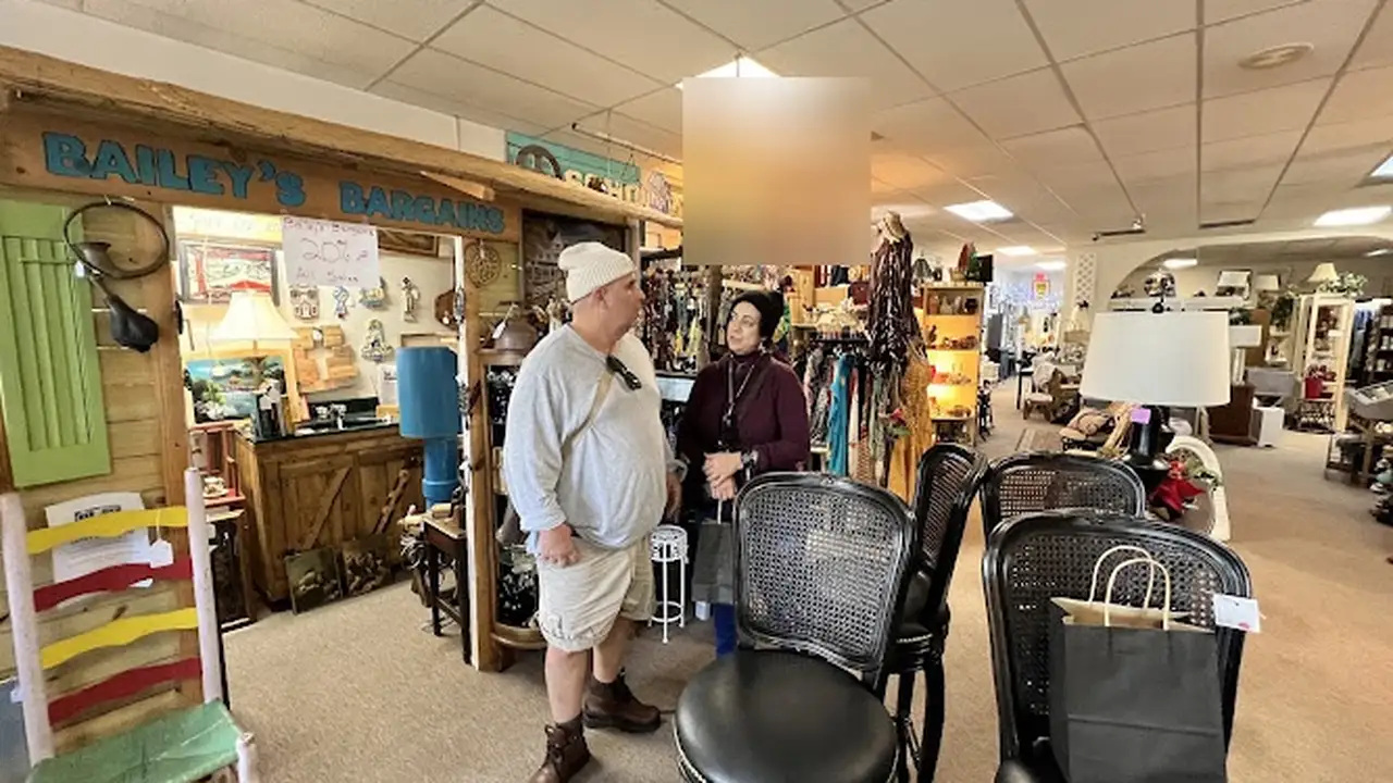Consignment store in Okeechobee, Florida: Unique Boutique
