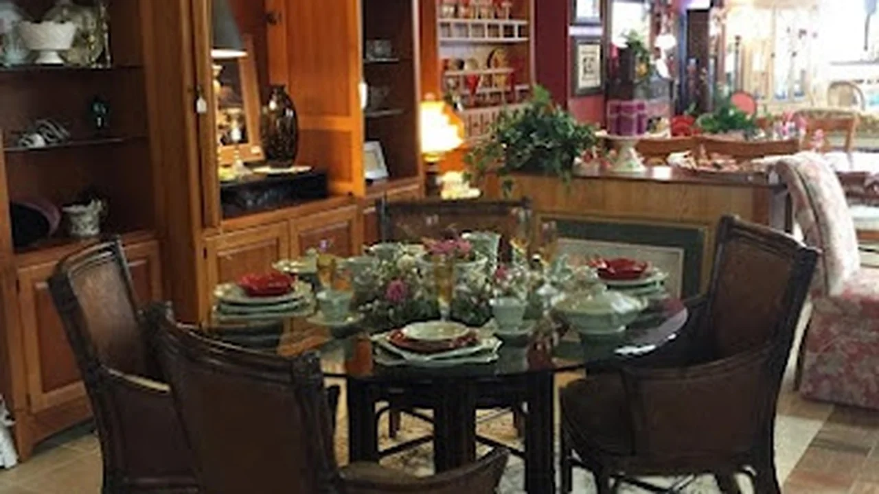 Consignment store in Morgantown, West Virginia: Unique Consignment