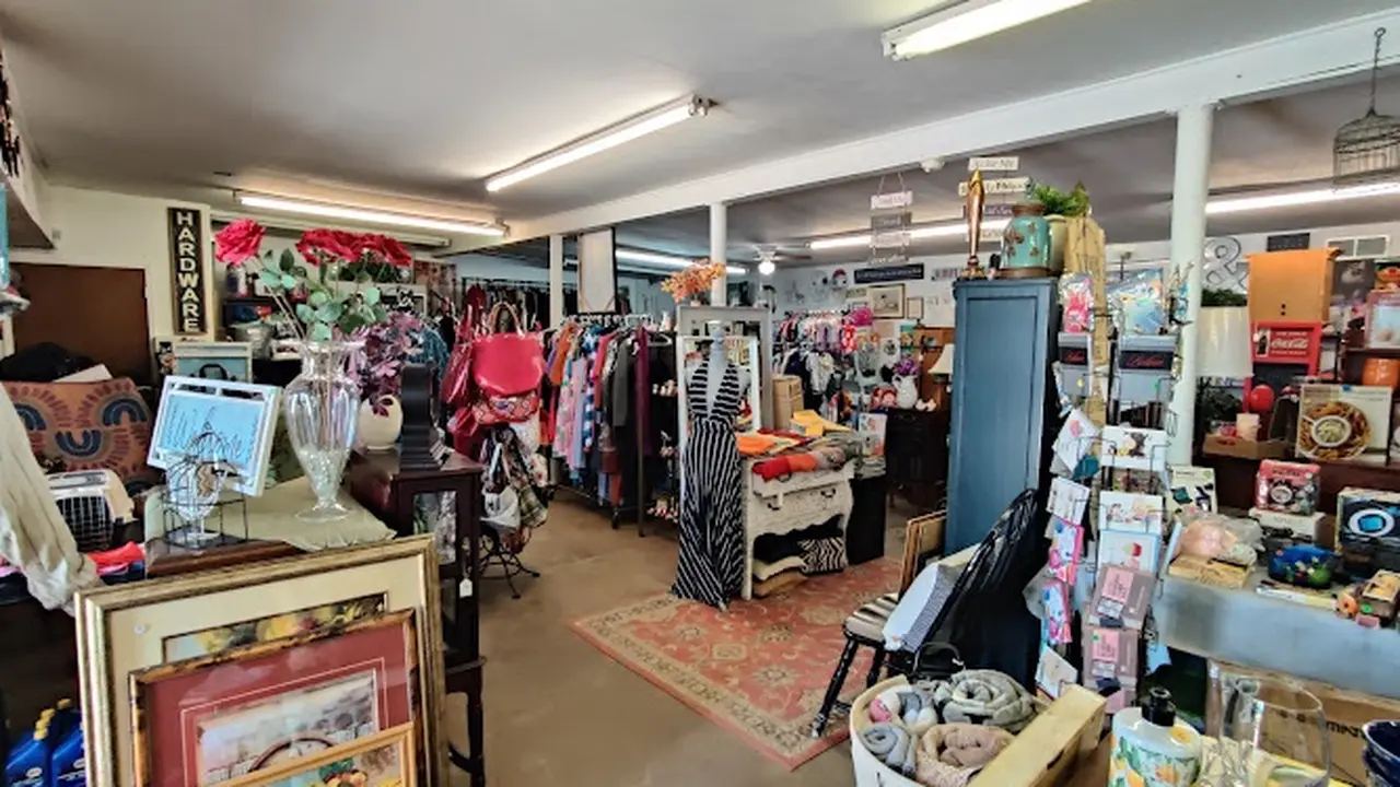 Consignment store in Kaufman, Texas: Unique Finds Emporium
