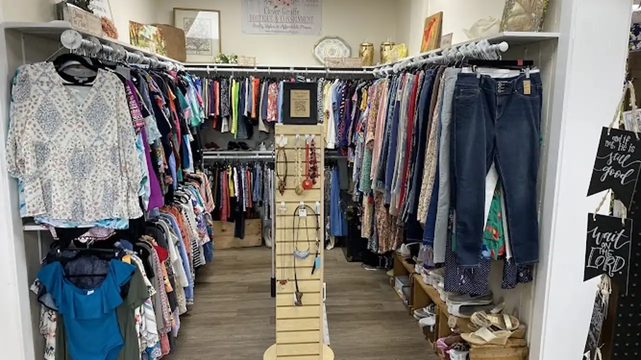 Consignment store in Huntsville, Alabama: University Pickers