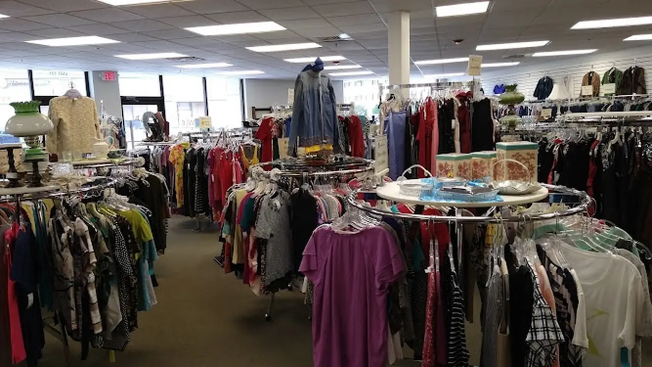 Consignment store in Leominster, Massachusetts: Upscale Consign*MINT*
