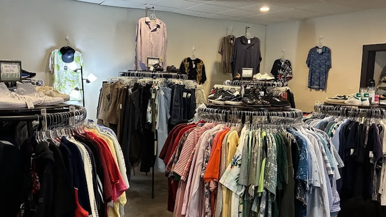 Consignment store in Hamden, Connecticut: Uptown Consignment