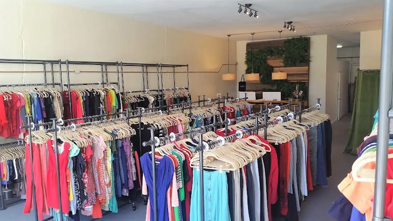 Consignment store in Tampa, Florida: Valhalla Resale