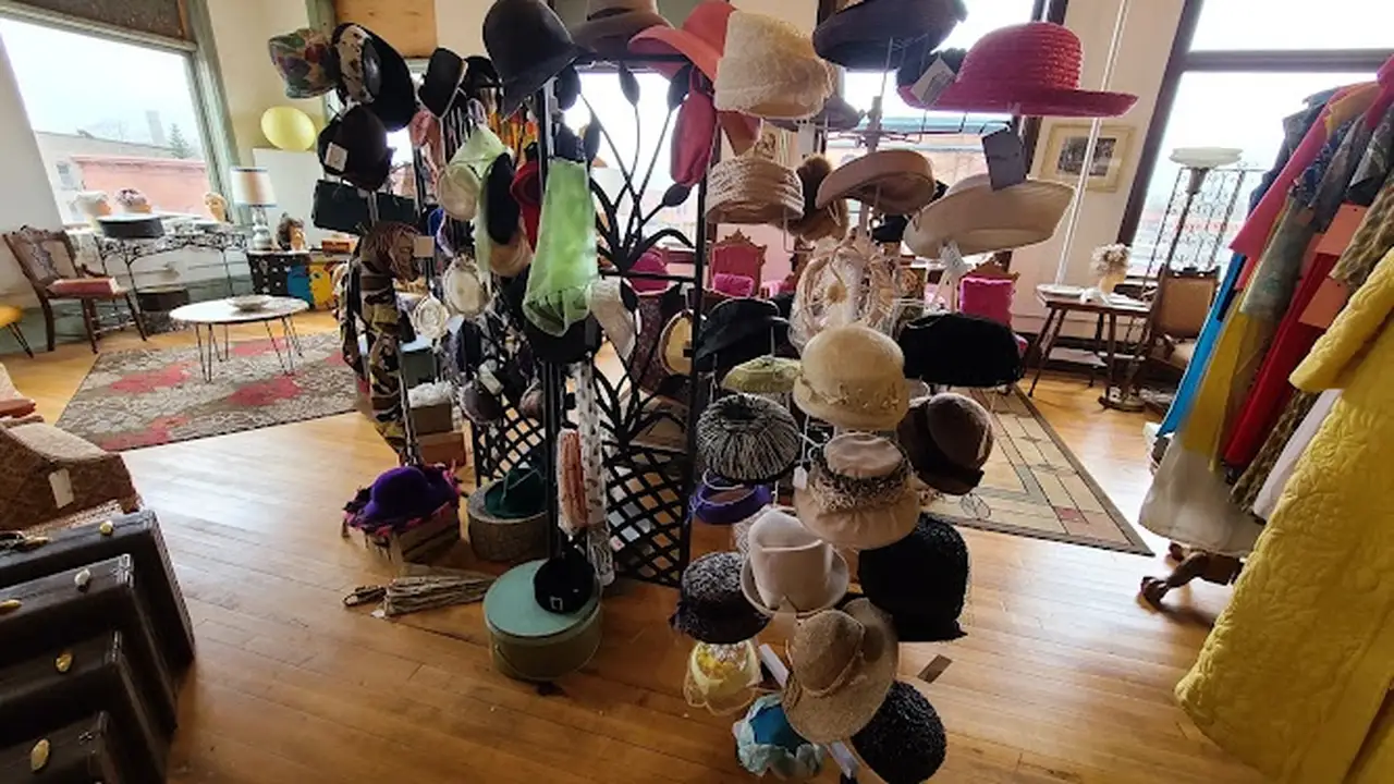 Consignment store in Calumet, Michigan: Vertin Antiques Gallery