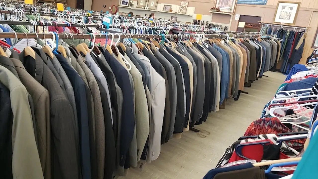 Consignment store in Fort Smith, Arkansas: Veterans Thrift Town