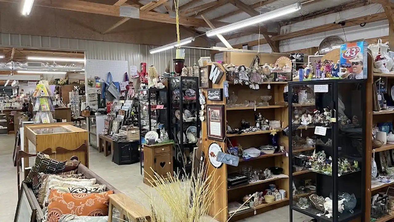 Consignment store in Bowling Green, Kentucky: Vette City Antique Mall