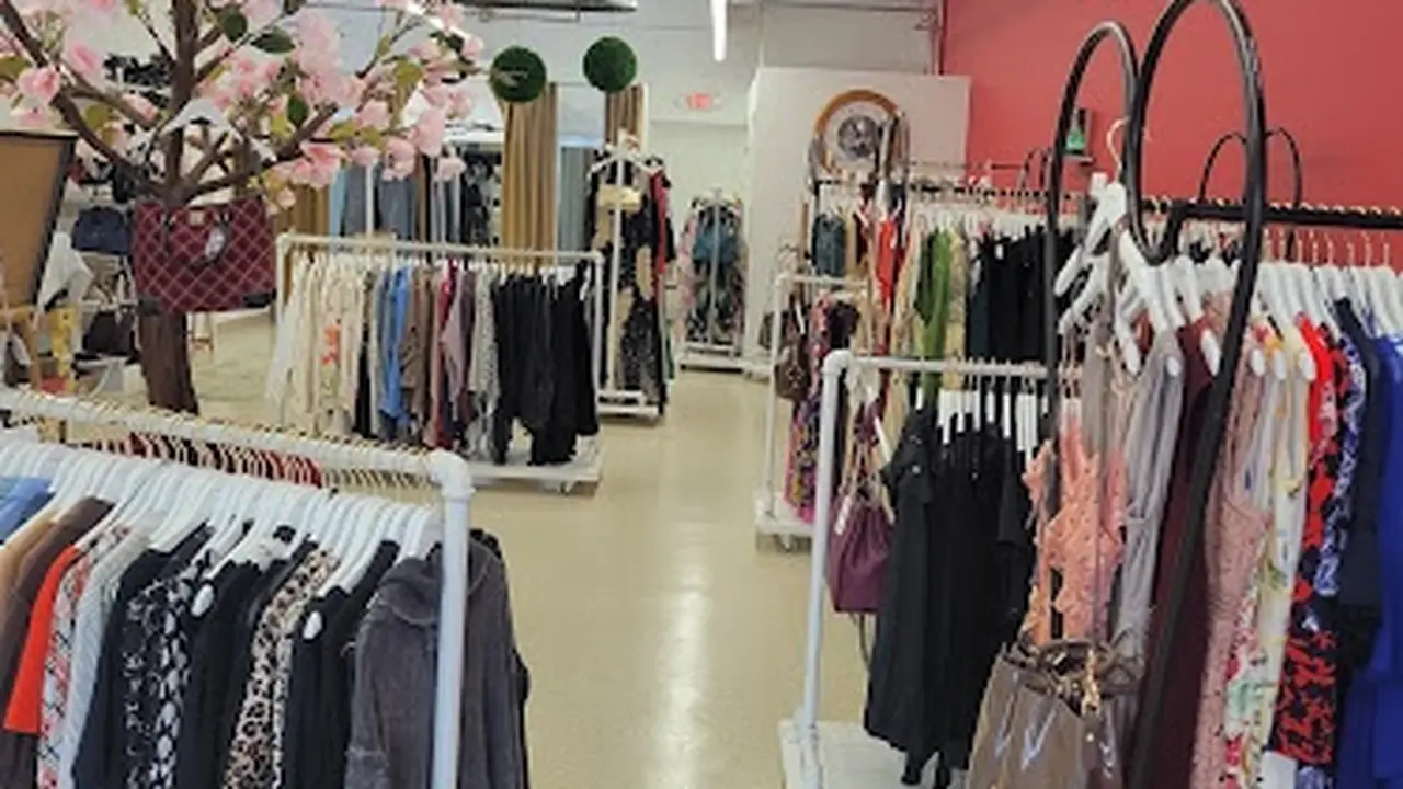 Consignment store in Anaheim, California: Vienna's Boutique
