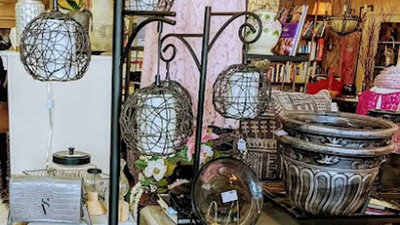 Consignment store in New Hartford, New York: Village Basement