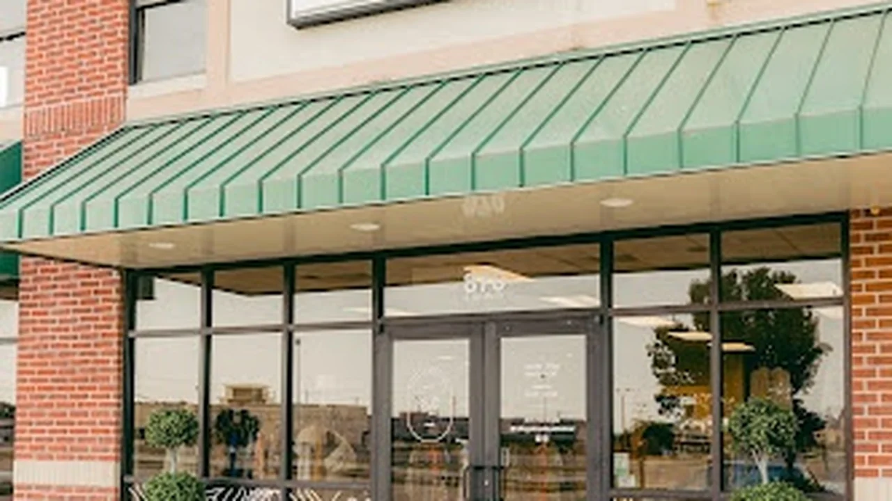 Consignment store in Bolivar, Missouri: Village Boutique