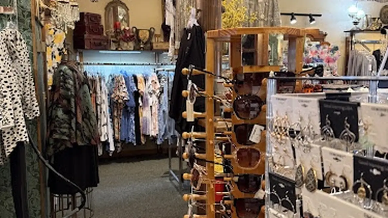 Consignment store in Sister Bay, Wisconsin: Village Clothier