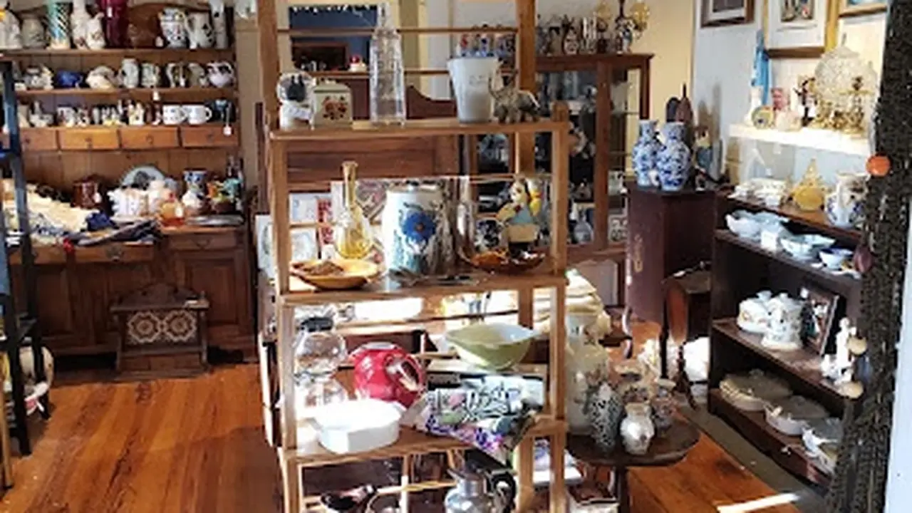 Consignment store in North Chelmsford, Massachusetts: Village Consignment