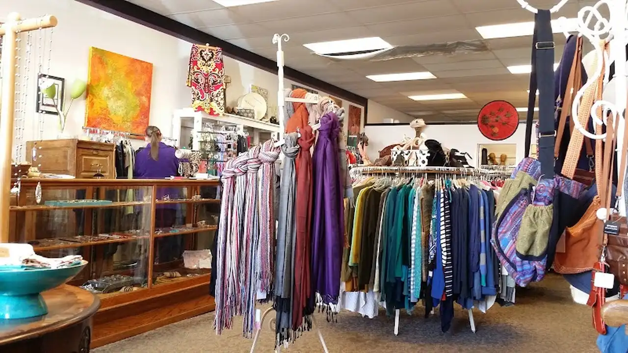 Consignment store in Placerville, California: Violets Are Blue