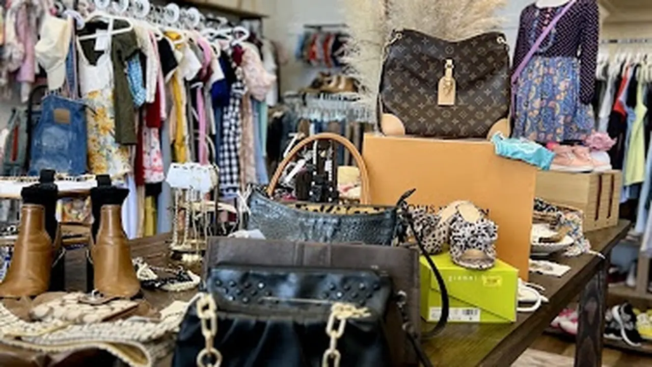 Consignment store in Bridge City, Texas: Wardrobe Rehab