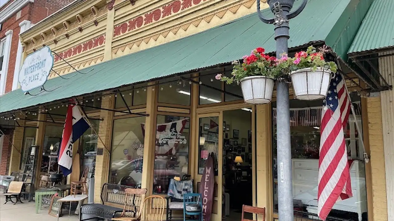 Consignment store in Bonaparte, Iowa: Waterfront Place Antiques