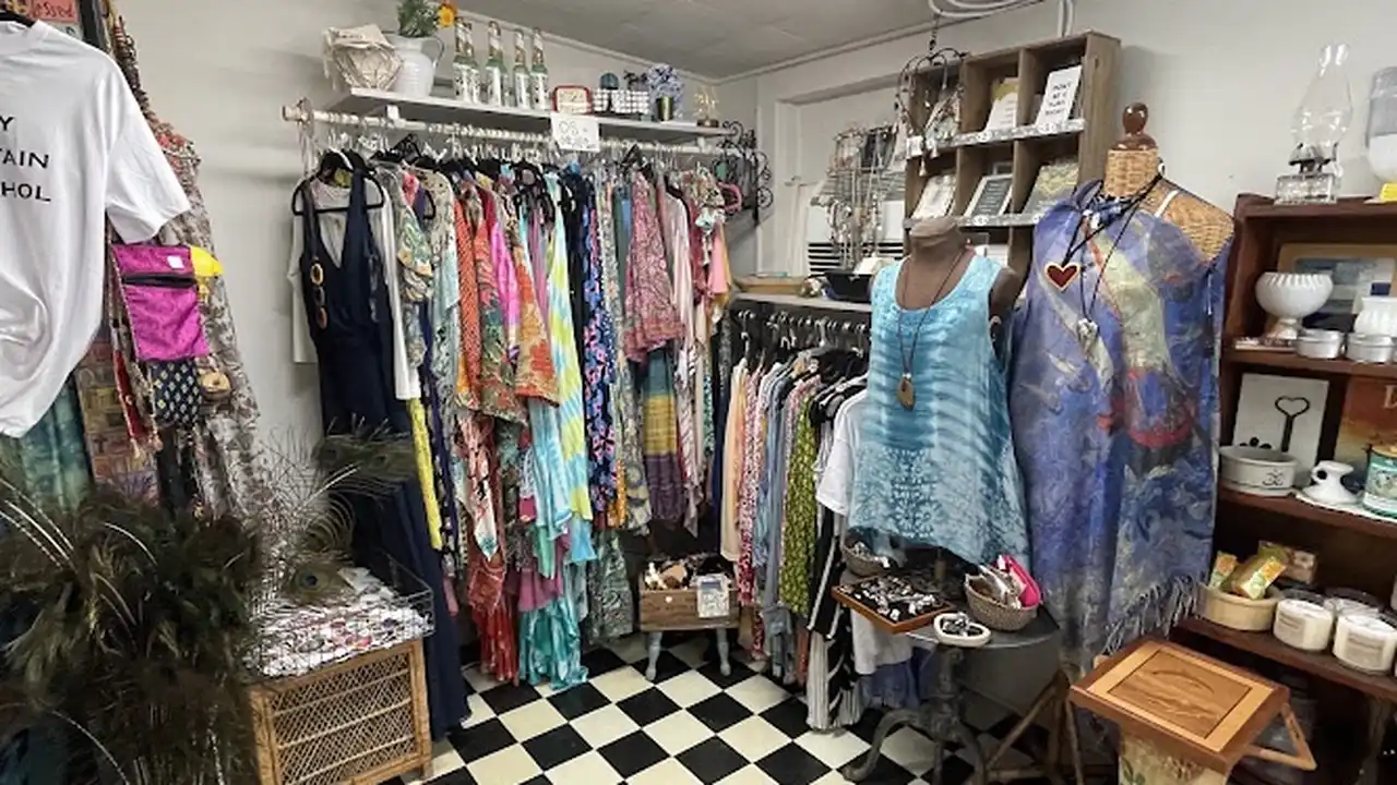 Consignment store in Dunedin, Florida: Waterside Furnishings