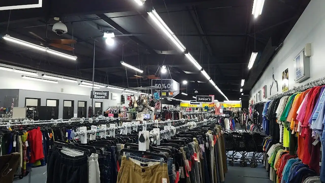 Consignment store in Platte City, Missouri: Wear House & More