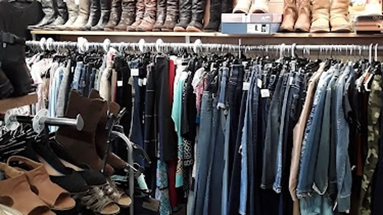 Consignment store in Gray, Georgia: Wear It Again Consignment & Thrift