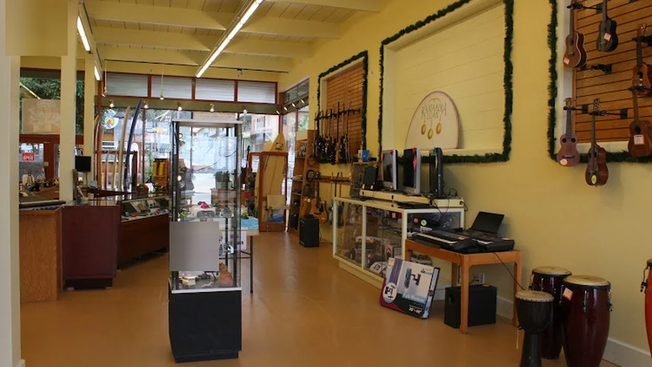 Consignment store in Wailuku, Hawaii: Web Auctions Hawaii