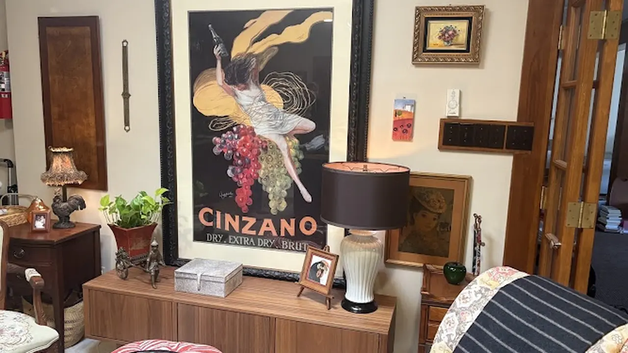 Consignment store in Victoria, Texas: Well Appointed Home