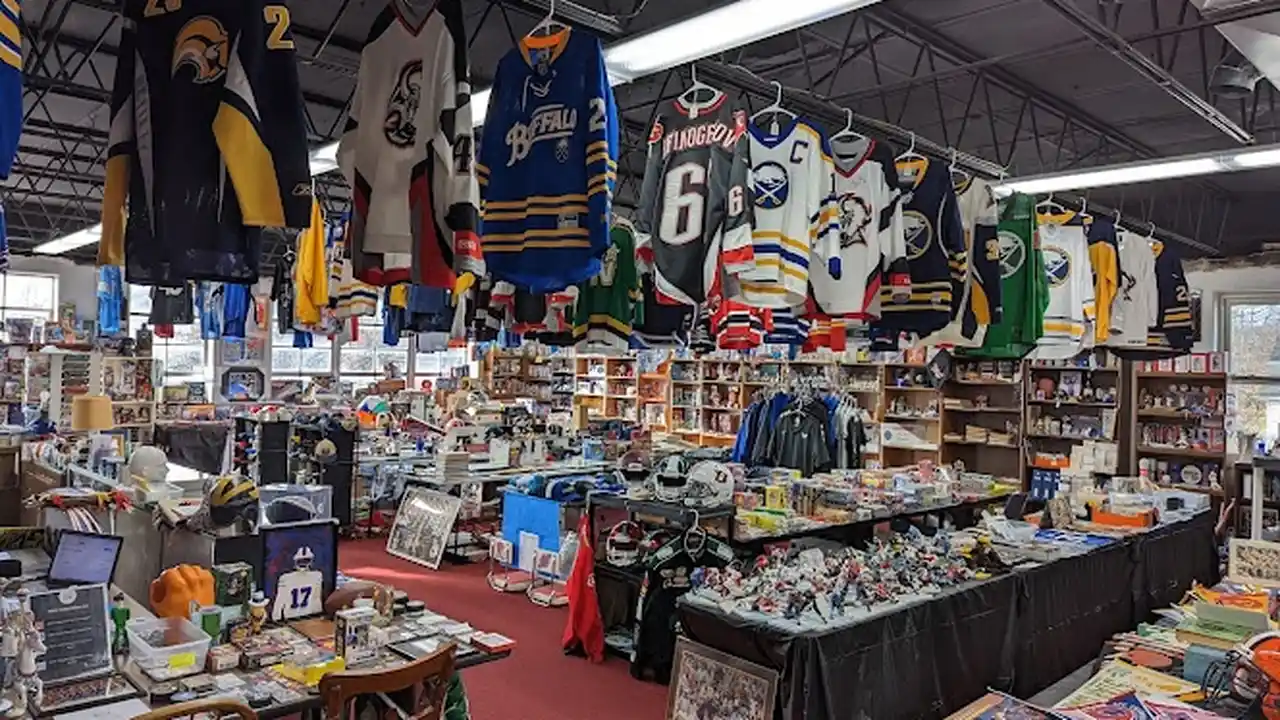 Consignment store in Tonawanda, New York: Western New York Collectibles