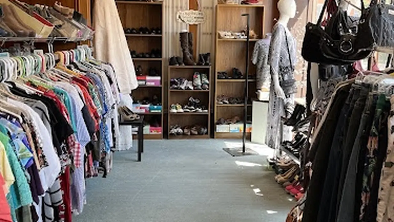 Consignment store in Marshfield, Wisconsin: What Goes Around Comes Around