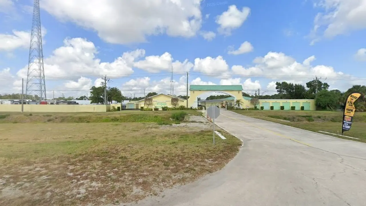 Consignment store in Palm Bay, Florida: Wheelestate RV Sales