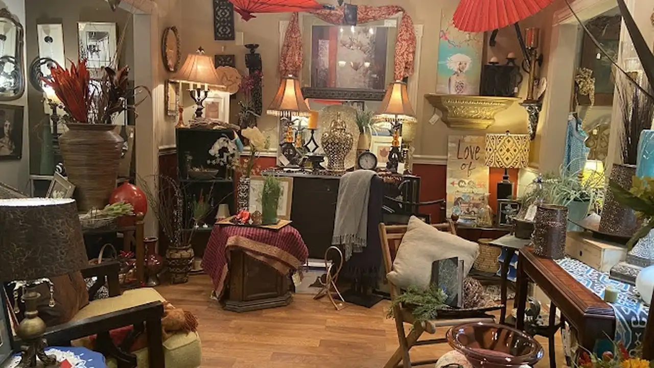 Consignment store in Appleton, Wisconsin: Whimsical Charm