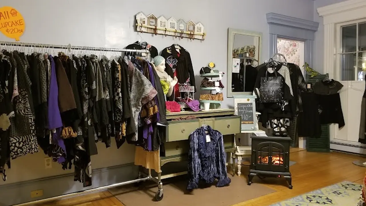 Consignment store in West Harwich, Massachusetts: Whimsy