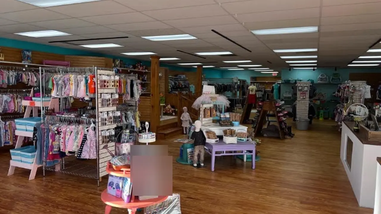 Consignment store in Greenville, South Carolina: Whippersnappers Kids & Maternity Resale Boutique