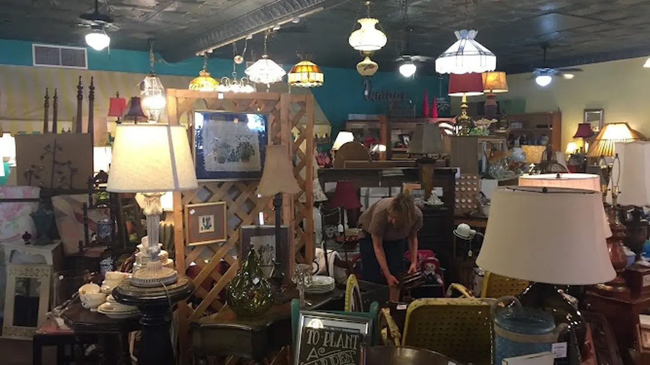 Consignment store in Henrico, Virginia: Whispers of Time