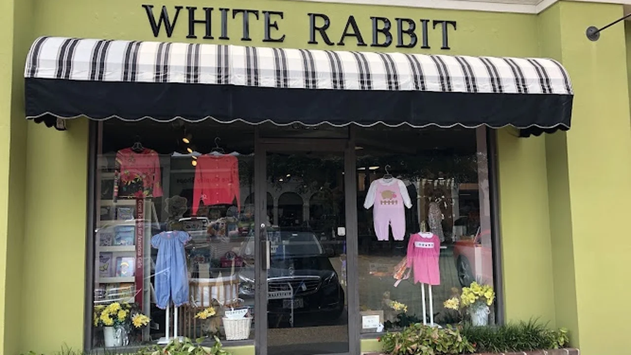 Consignment store in Norfolk, Virginia: White Rabbitt Kids