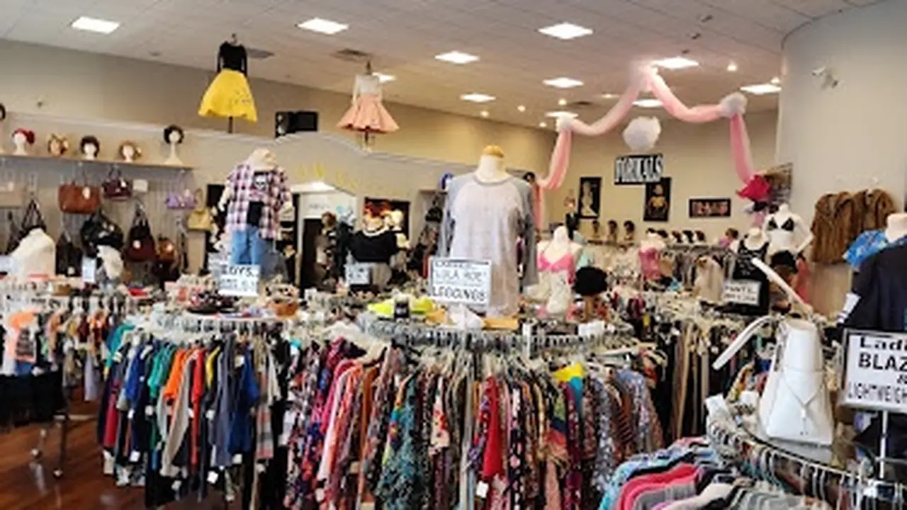 Consignment store in Chambersburg, Pennsylvania: Why Buy New Consignment Shop