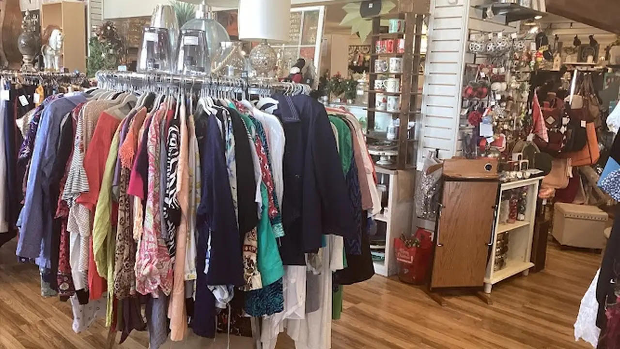 Consignment store in Fenton, Missouri: Wicked Finds Resale Consignment Shop