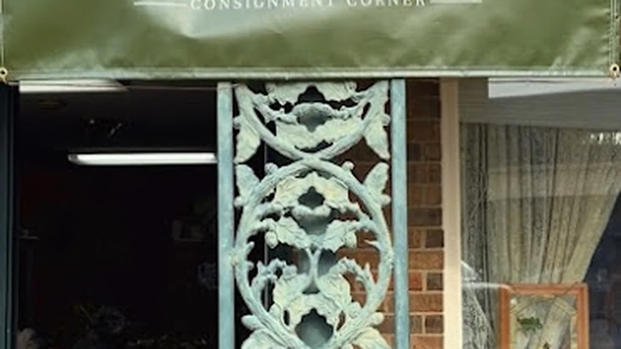 Consignment store in Columbia, Tennessee: Wildflowers & Such Vintage Marketplace