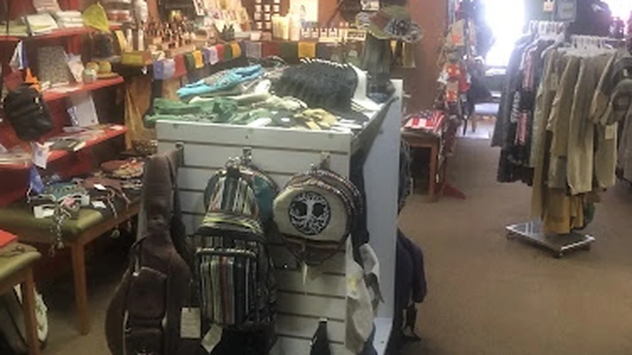 Consignment store in Wheeling, West Virginia: Winkin Sun Company
