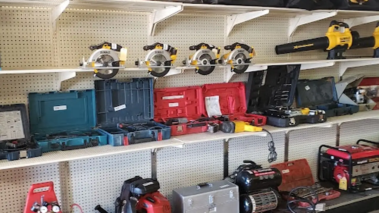 Consignment store in New Haven, Michigan: Wise Buys
