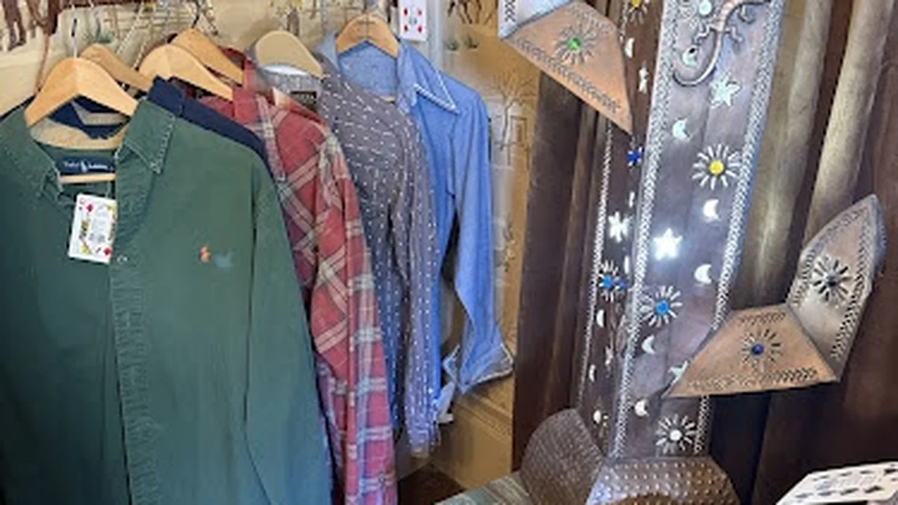 Consignment store in Granbury, Texas: Witherspoon's House
