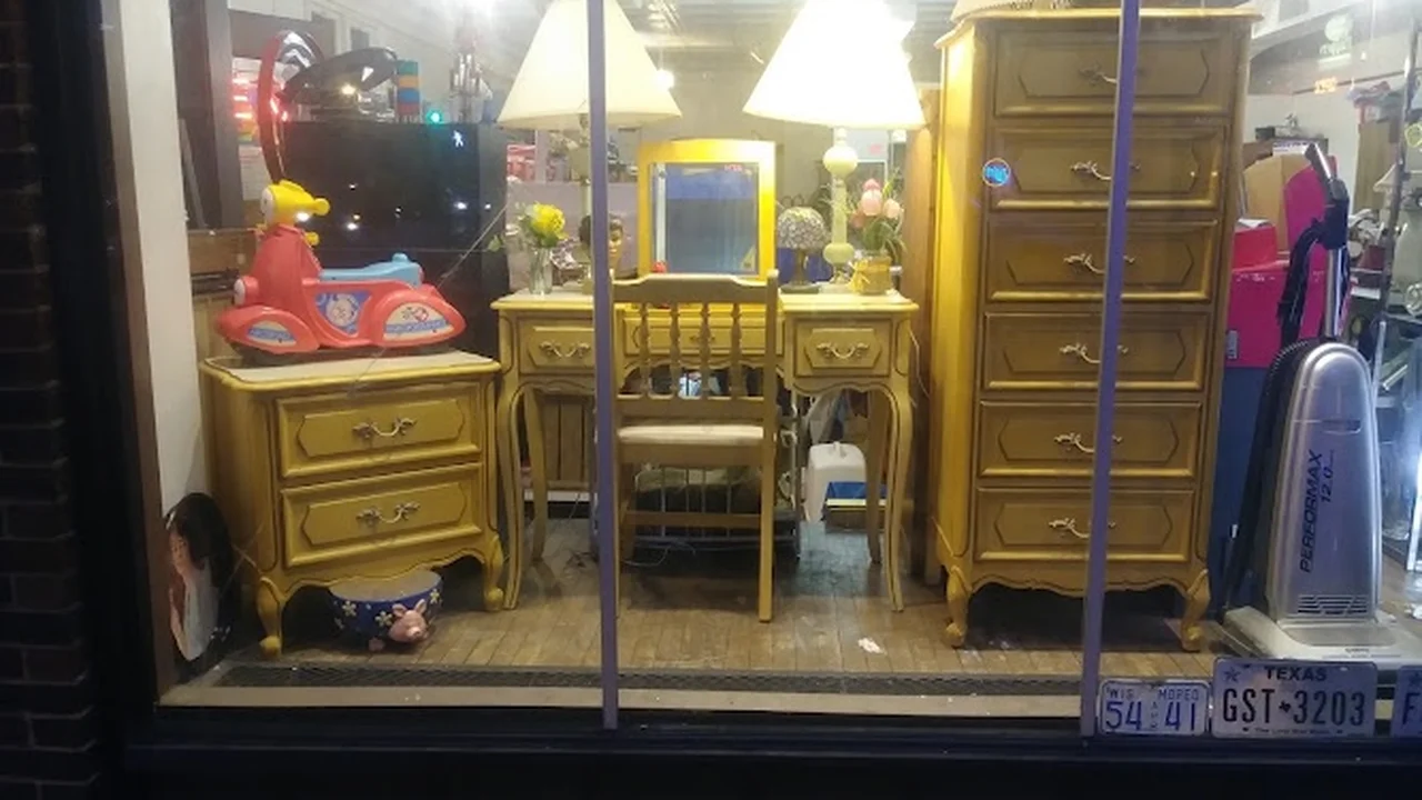 Consignment store in West Allis, Wisconsin: Within Reason Resale and Consignment