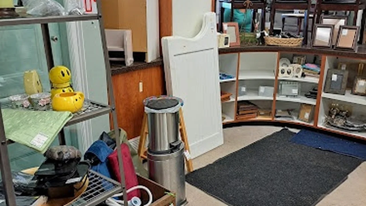 Consignment store in Bay St Louis, Mississippi: Worth Repeating