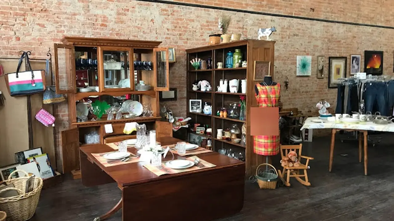 Consignment store in Manchester, Michigan: Worth Repeating