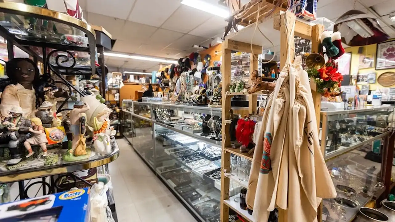 Consignment store in Suffern, New York: WOW! That's Unusual